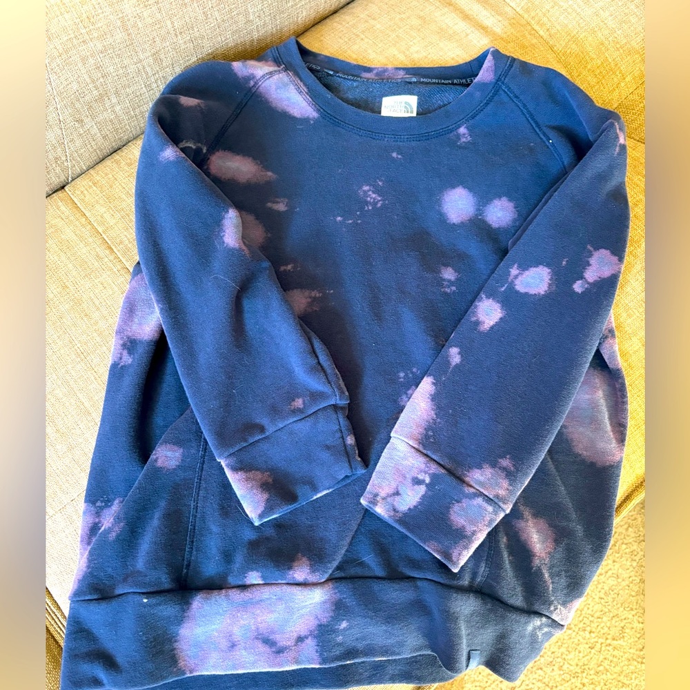 The North Face 3/4 sleeve sweatshirt